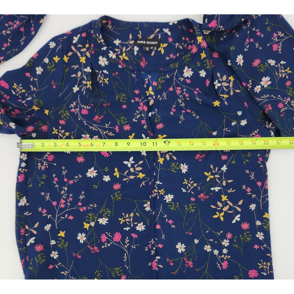 Paris Sunday Blue Floral Long Sleeve Split V-Neck Blouse Medium - Picture 4 of 5